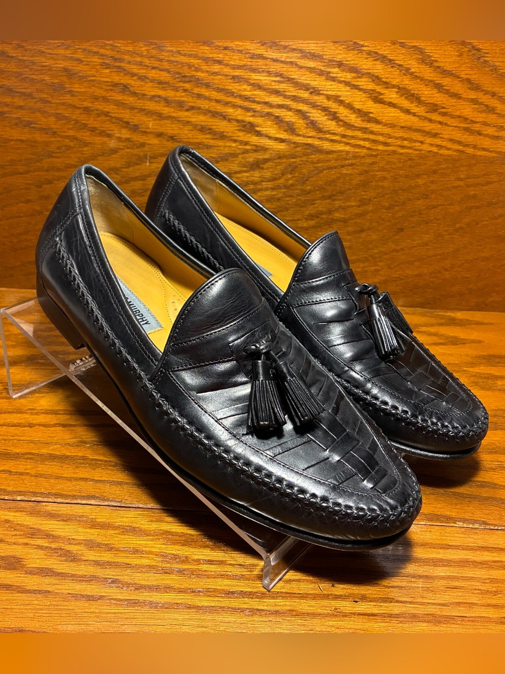 Y2K VTG Johnston & Murphy Woven Black Leather Tassel Kiltie Loafers Men’s 9